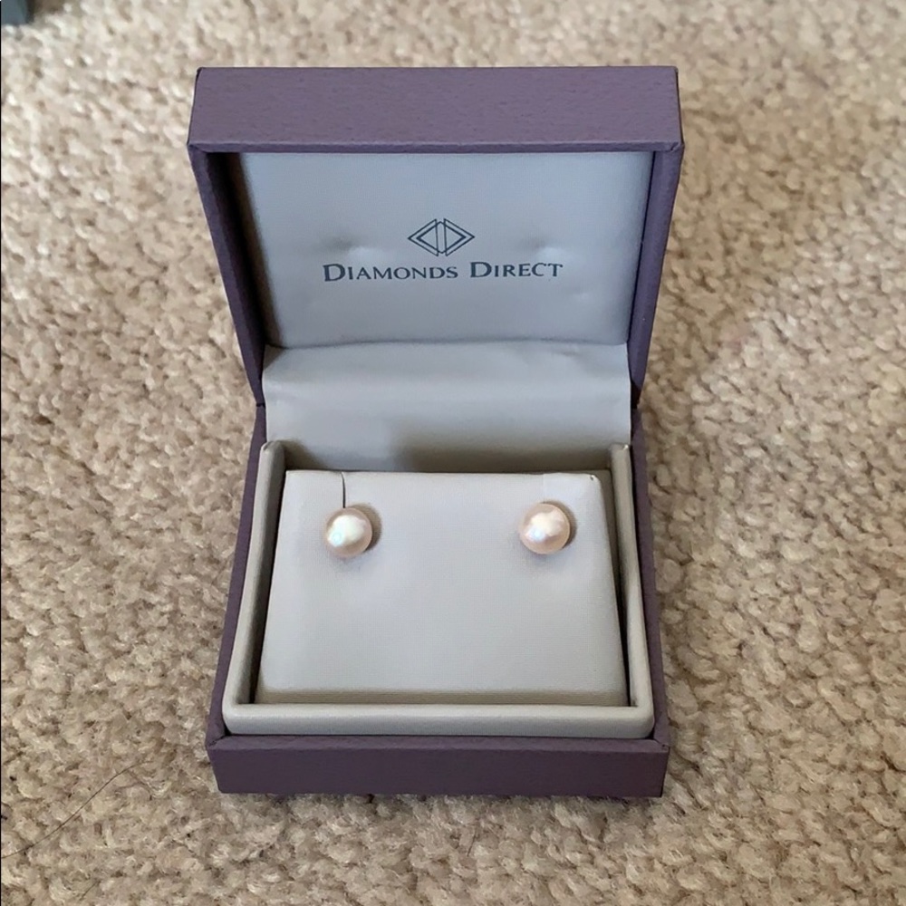 Pearl earrings
